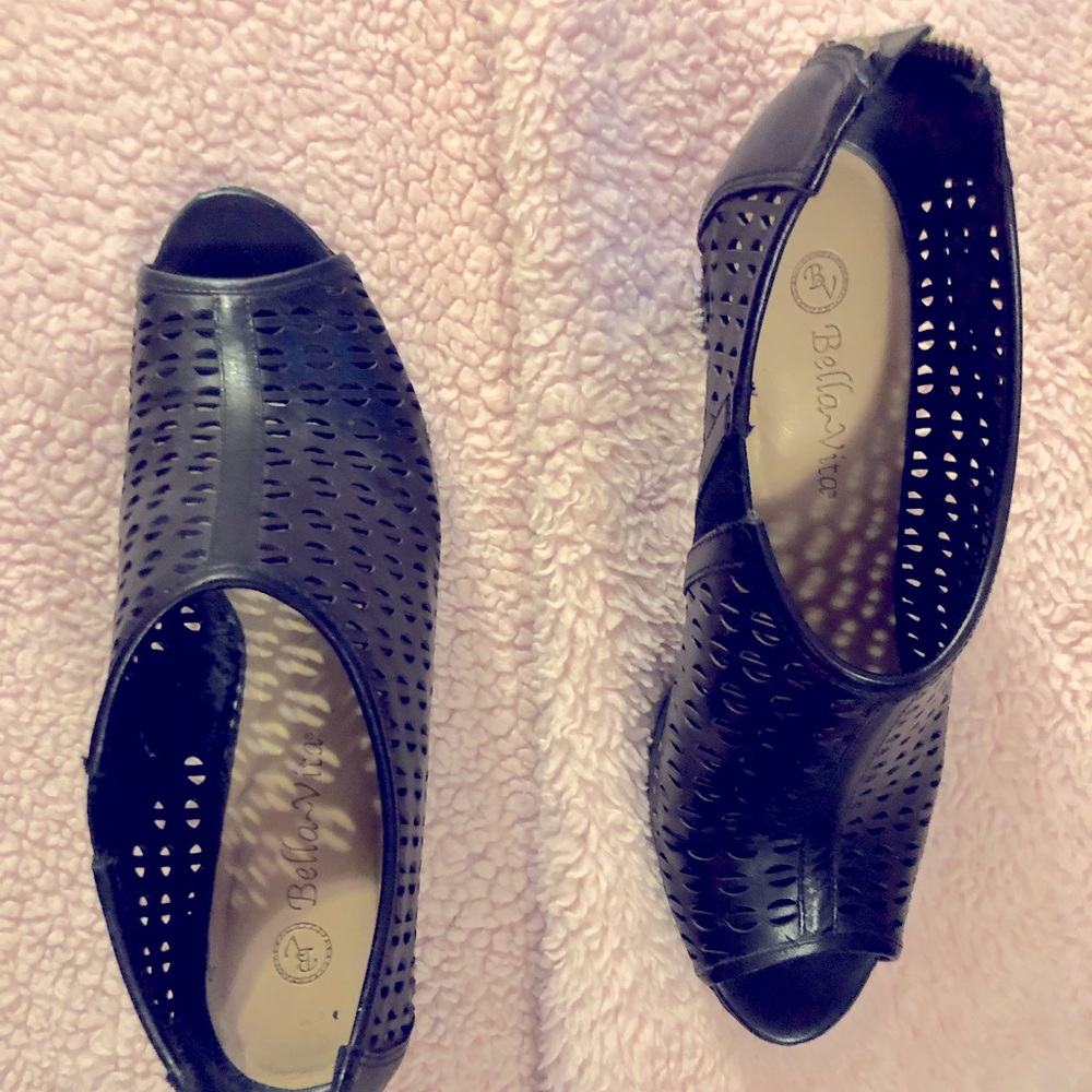 Open toe shoe